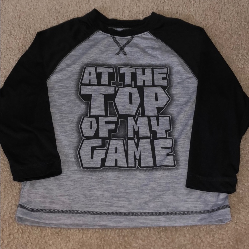 Long-sleeved athletic top